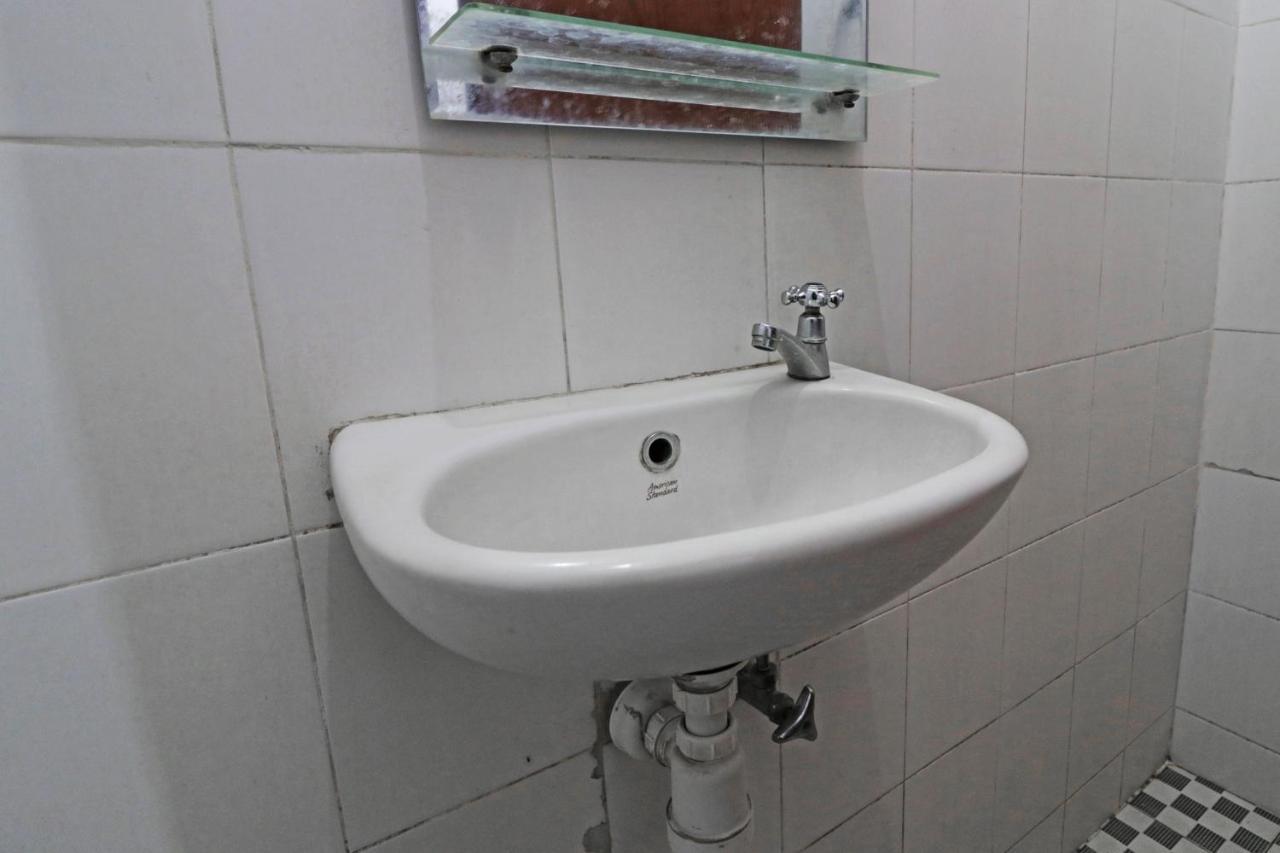 Borneo Hostel Джакарта Экстерьер фото