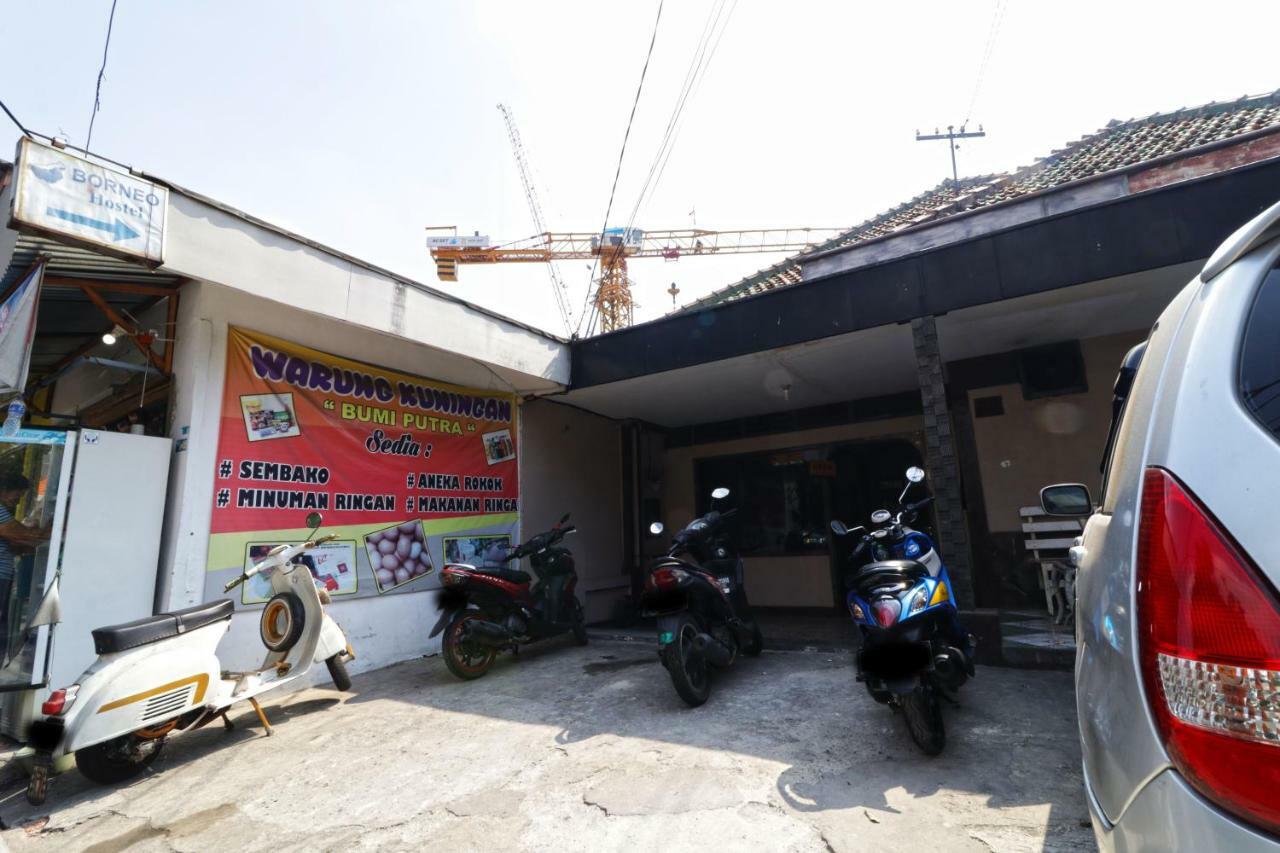 Borneo Hostel Джакарта Экстерьер фото